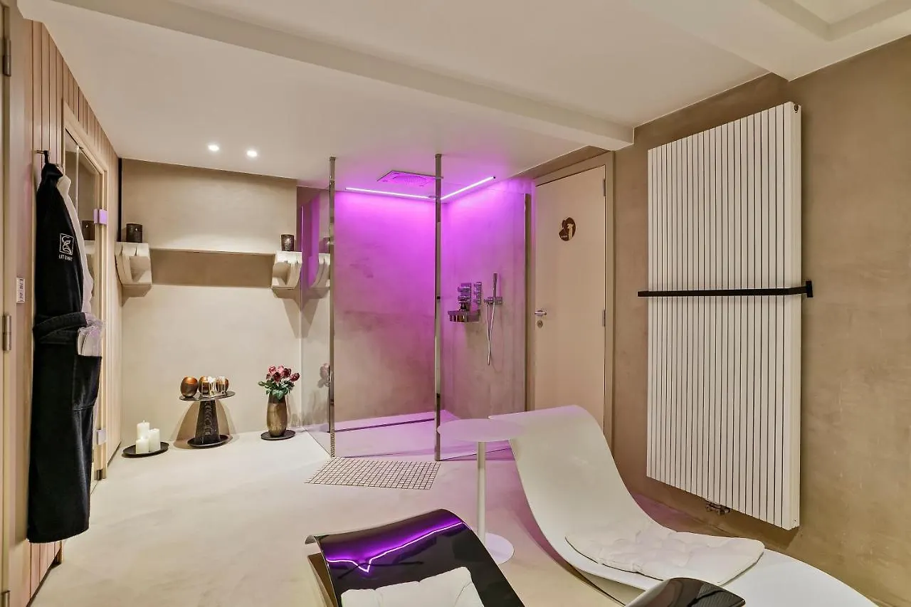 ****  Lit D'Art Exclusive Boutique Hotel Antwerpen Belgien